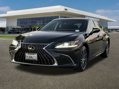 Used 2025 Lexus ES 300h 300h image 4