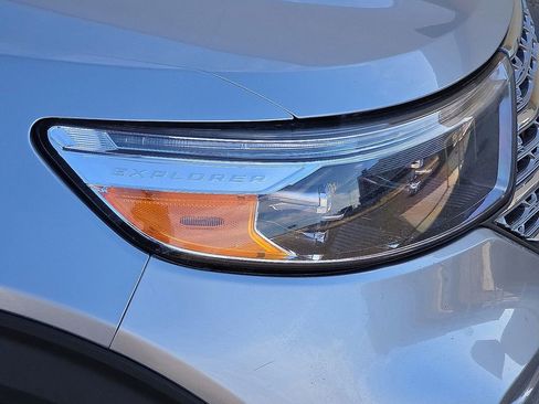 Used 2024 Ford Explorer Limited image 11