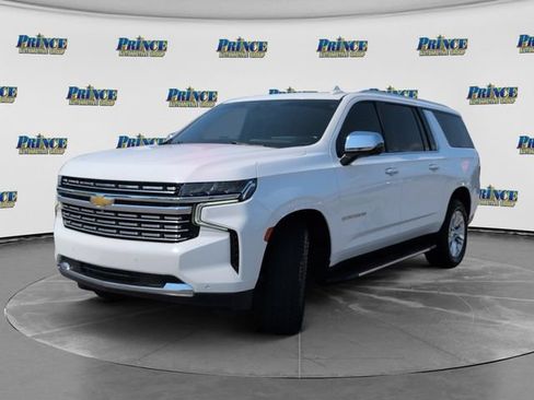 Used 2022 Chevrolet Suburban Premier w/ Premium Package RWD image 13