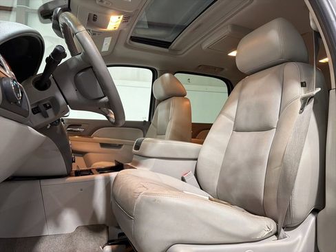 Used 2010 Chevrolet Tahoe LTZ image 21