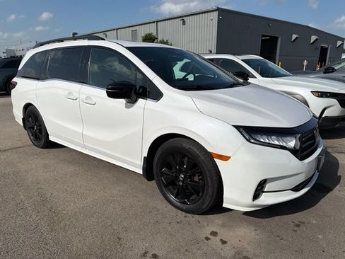 Used 2023 Honda Odyssey Sport image 1