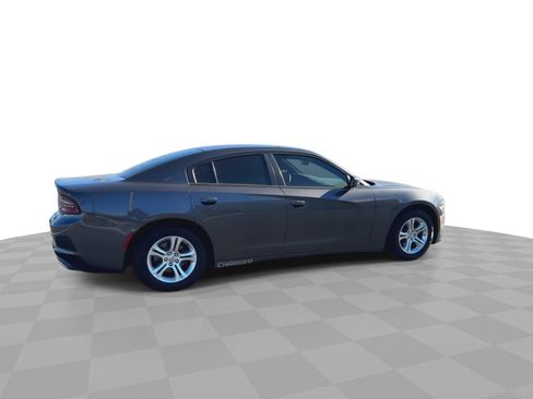 Used 2016 Dodge Charger SE image 9