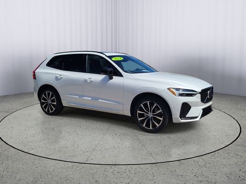 Certified 2024 Volvo XC60 B5 Plus AWD/4WD image 2
