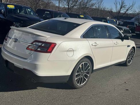 Used 2019 Ford Taurus Limited image 5