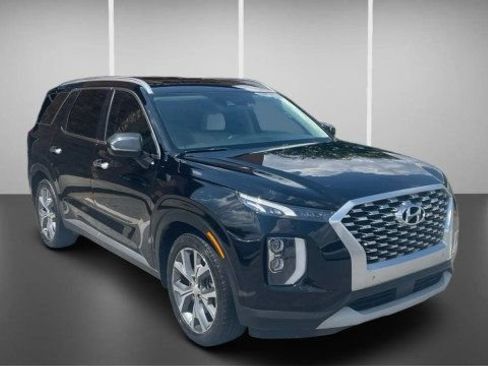 Used 2020 Hyundai Palisade SEL w/ Premium Package FWD image 2