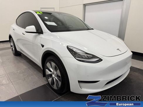 Used 2021 Tesla Model Y Long Range image 1