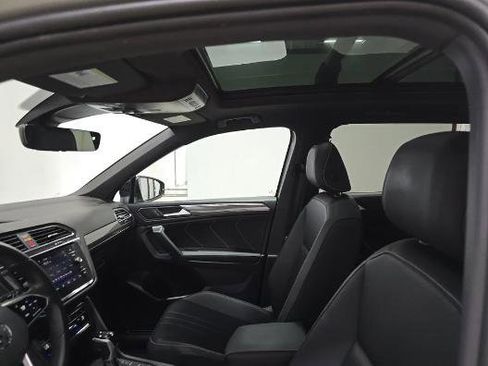 Used 2023 Volkswagen Tiguan SE R-Line FWD image 10