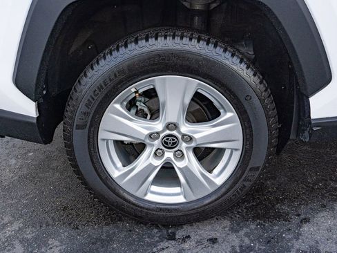 Used 2021 Toyota RAV4 XLE w/ Convenience Package image 29