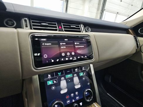 Used 2018 Land Rover Range Rover Supercharged image 6