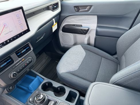 New 2026 Ford Maverick XLT w/ XLT Luxury Package FWD image 31