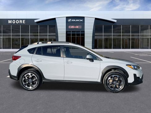 Used 2023 Subaru Crosstrek 2.0i Premium image 2