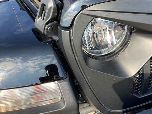 Used 2022 Jeep Gladiator Sport image 27