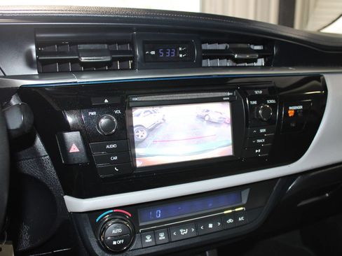 Used 2016 Toyota Corolla LE FWD image 16