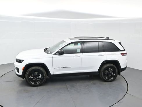New 2025 Jeep Grand Cherokee Limited w/ Luxury Tech Group II image 58