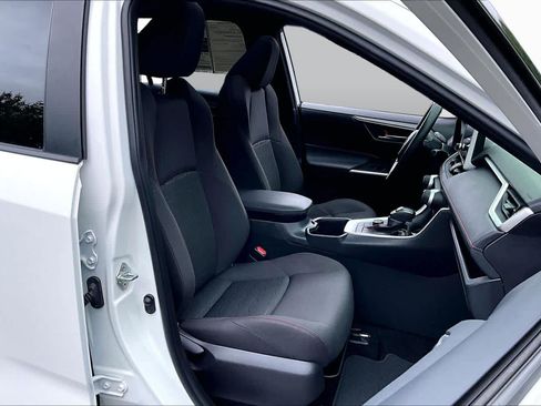 Used 2024 Toyota RAV4 SE w/ Weather & Moonroof Package AWD/4WD image 8