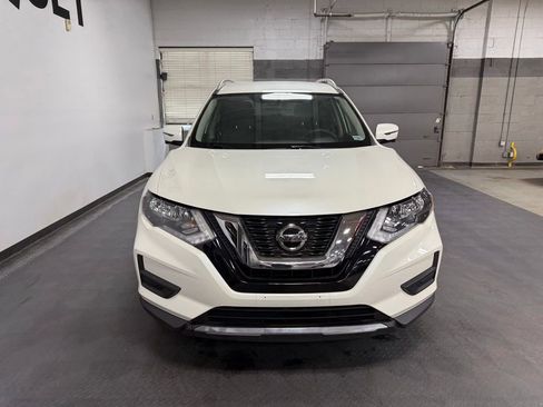 Used 2018 Nissan Rogue SV w/ Premium Package AWD/4WD image 3