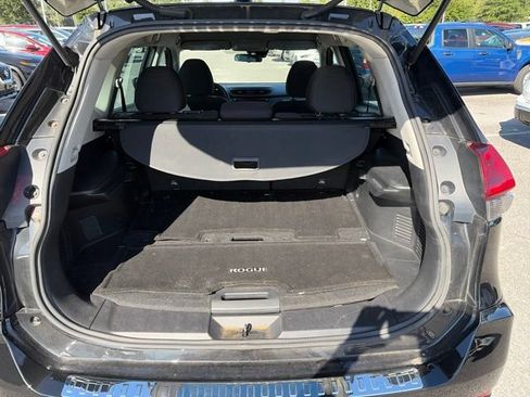 Used 2020 Nissan Rogue S FWD image 19