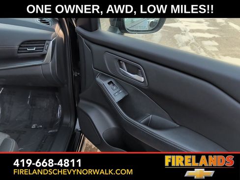 Used 2024 Nissan Rogue SV image 12