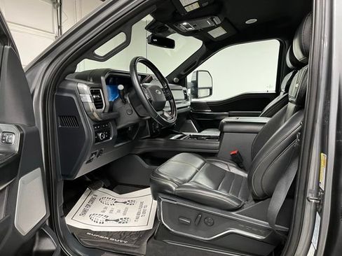 Used 2024 Ford F350 Platinum w/ Tremor Off-Road Package AWD/4WD image 17