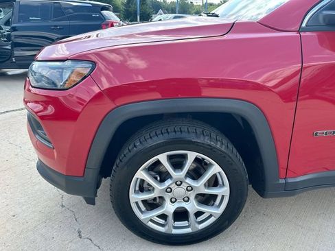 Used 2023 Jeep Compass Latitude AWD/4WD image 34