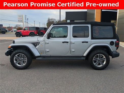 Used 2018 Jeep Wrangler Unlimited Sahara image 7