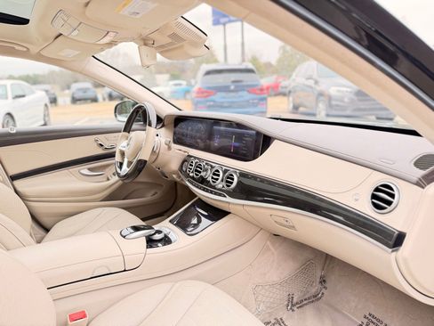 Used 2020 Mercedes-Benz S 560 4MATIC Sedan image 36