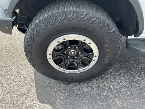 Used 2022 Ford Bronco Badlands AWD/4WD image 9