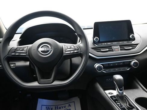 Used 2025 Nissan Altima 2.5 S image 23