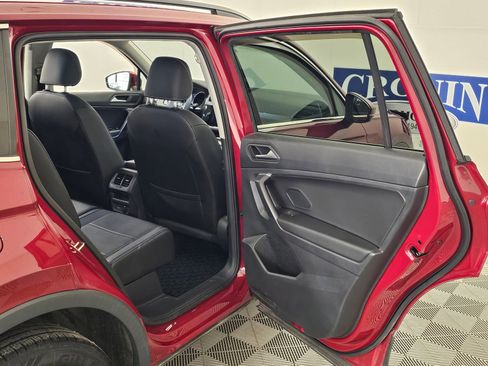 Used 2021 Volkswagen Tiguan S image 33