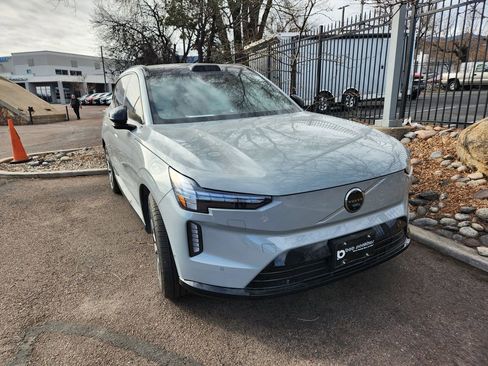 Used 2025 Volvo EX90 Ultra image 1