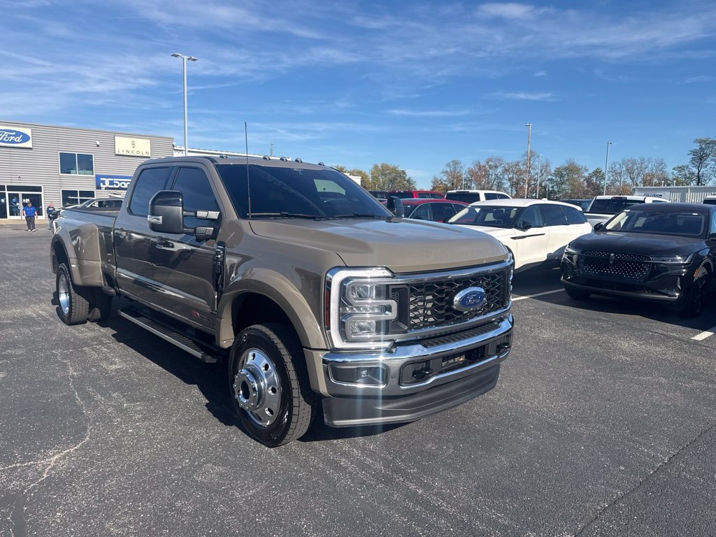 Used 2026 Ford F450 Lariat AWD/4WD image 2