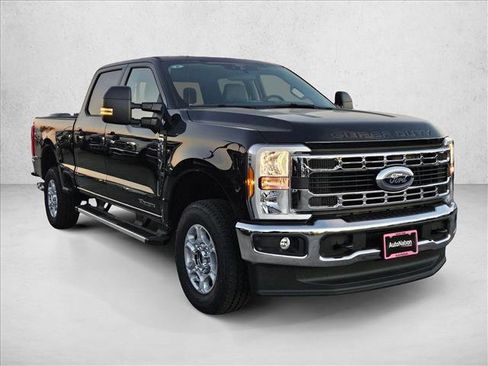 New 2026 Ford F250 XLT w/ FX4 Off-Road Package image 7