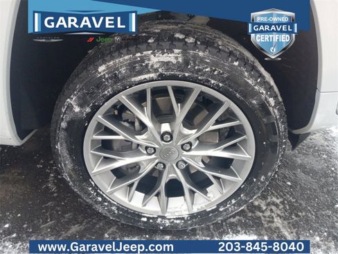 Used 2023 Jeep Grand Cherokee L Summit w/ Luxury Tech Group V image 41