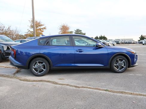 New 2025 Kia K4 LXS image 8