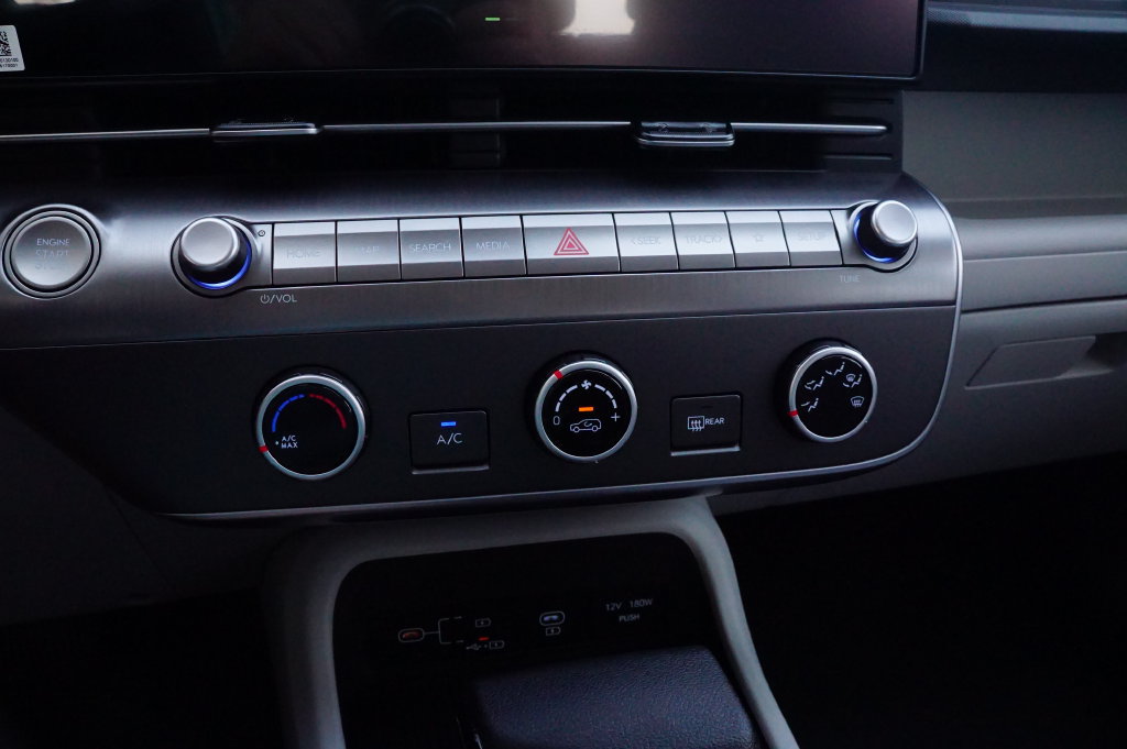 New 2027 Hyundai Kona SE FWD image 11