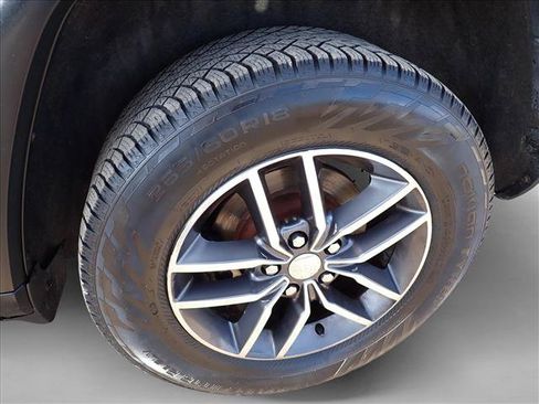 Used 2018 Jeep Grand Cherokee Limited AWD/4WD image 7