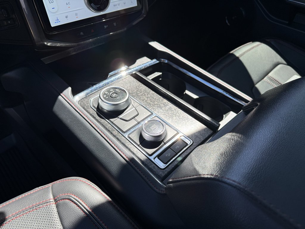 Used 2024 Ford Expedition Limited AWD/4WD image 24