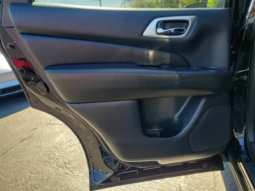 Used 2017 Nissan Pathfinder SL AWD/4WD image 18