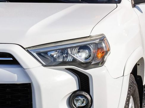Used 2024 Toyota 4Runner SR5 AWD/4WD image 5