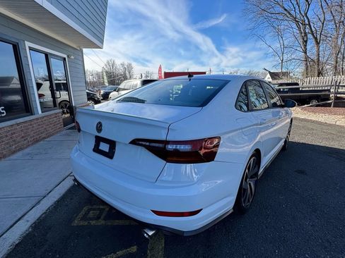 Used 2019 Volkswagen Jetta GLI image 6