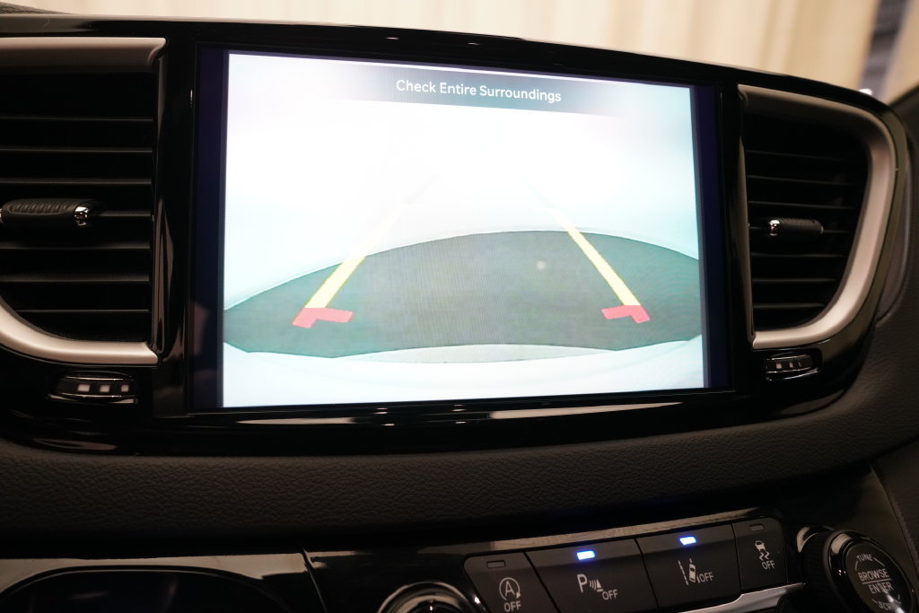 Used 2025 Chrysler Pacifica Select FWD image 21