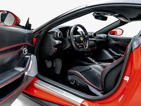 Used 2023 Ferrari Portofino M RWD image 4