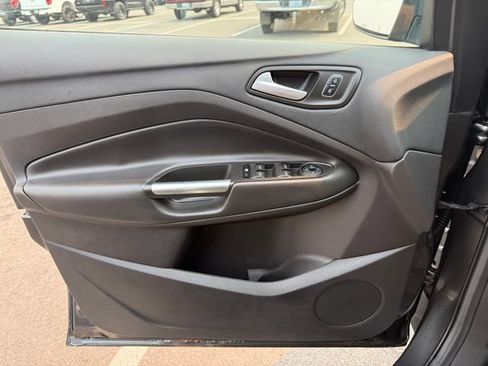 Used 2017 Ford Escape SE AWD/4WD image 17