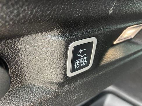 Certified 2023 Jeep Grand Cherokee L Laredo image 27