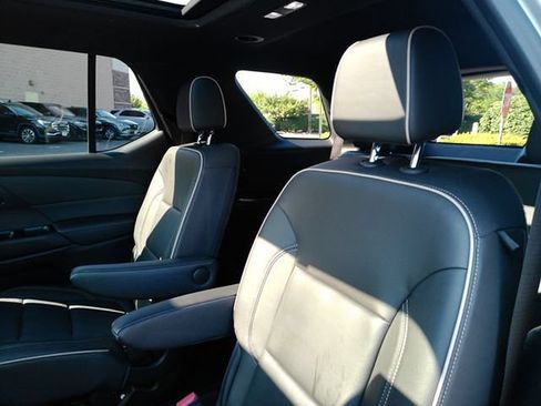 Used 2023 Chevrolet Traverse Premier w/ Redline Edition AWD/4WD image 14