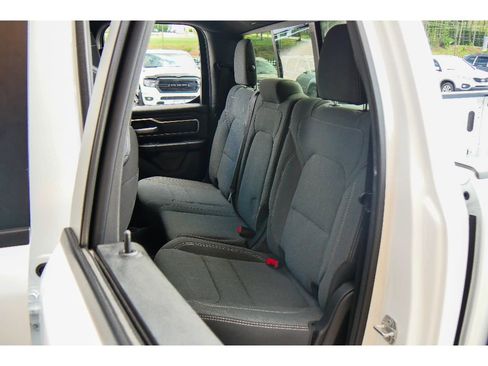 Used 2023 RAM 1500 Big Horn AWD/4WD image 17