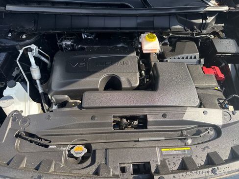 Used 2024 Nissan Pathfinder SL FWD image 26