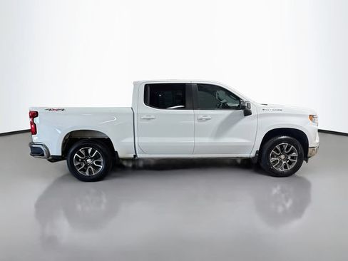 Used 2022 Chevrolet Silverado 1500 LT AWD/4WD image 5