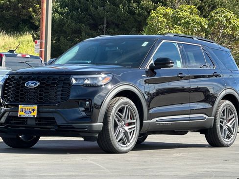 New 2026 Ford Explorer ST-Line w/ ST-Line Street Pack AWD/4WD image 8
