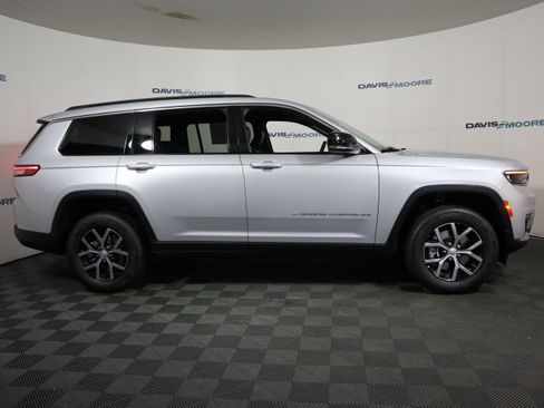 New 2025 Jeep Grand Cherokee L Limited image 4